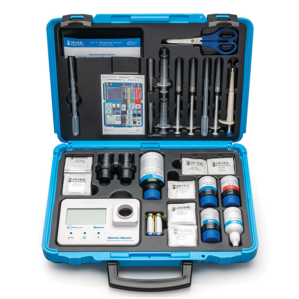 Hanna Marine Master Waterproof Wireless Multiparameter Photometer Kit